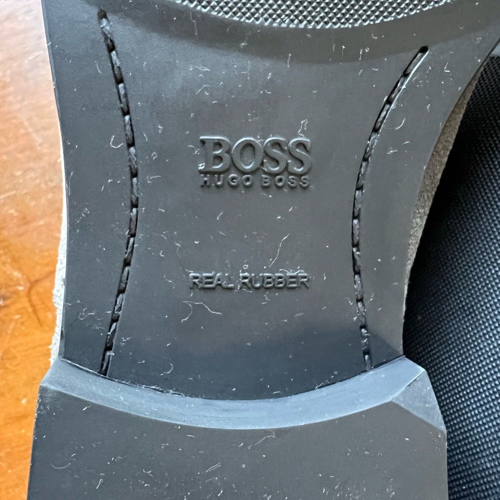 Hugo Boss Lace Up Dove Gray Suede Wingtip Oxfords - Picture 11 of 16